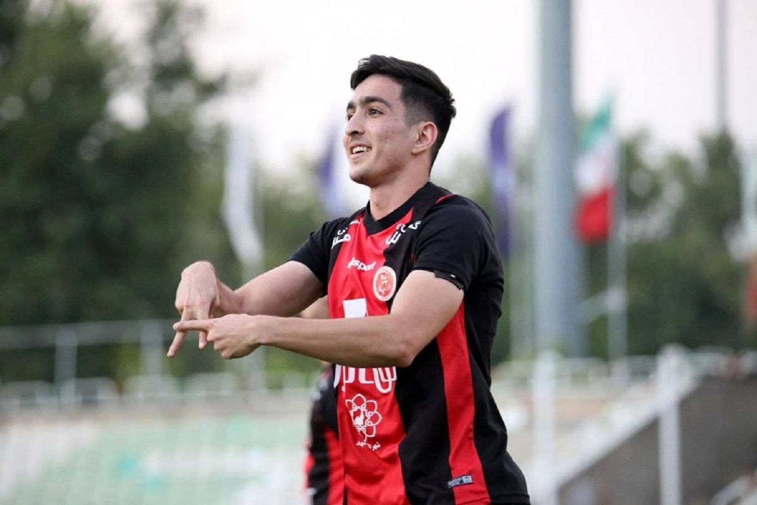 بازیکن پیشین پرسپولیس شاگرد مهدی رحمتی در اراک شد