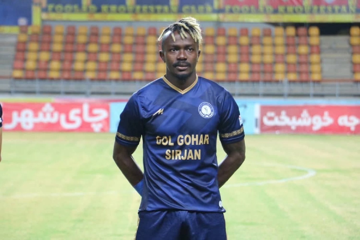 منشا با مس رفسنجان توافق کرد حضور آقای گل لیگ در پرسپولیس منتفی شد