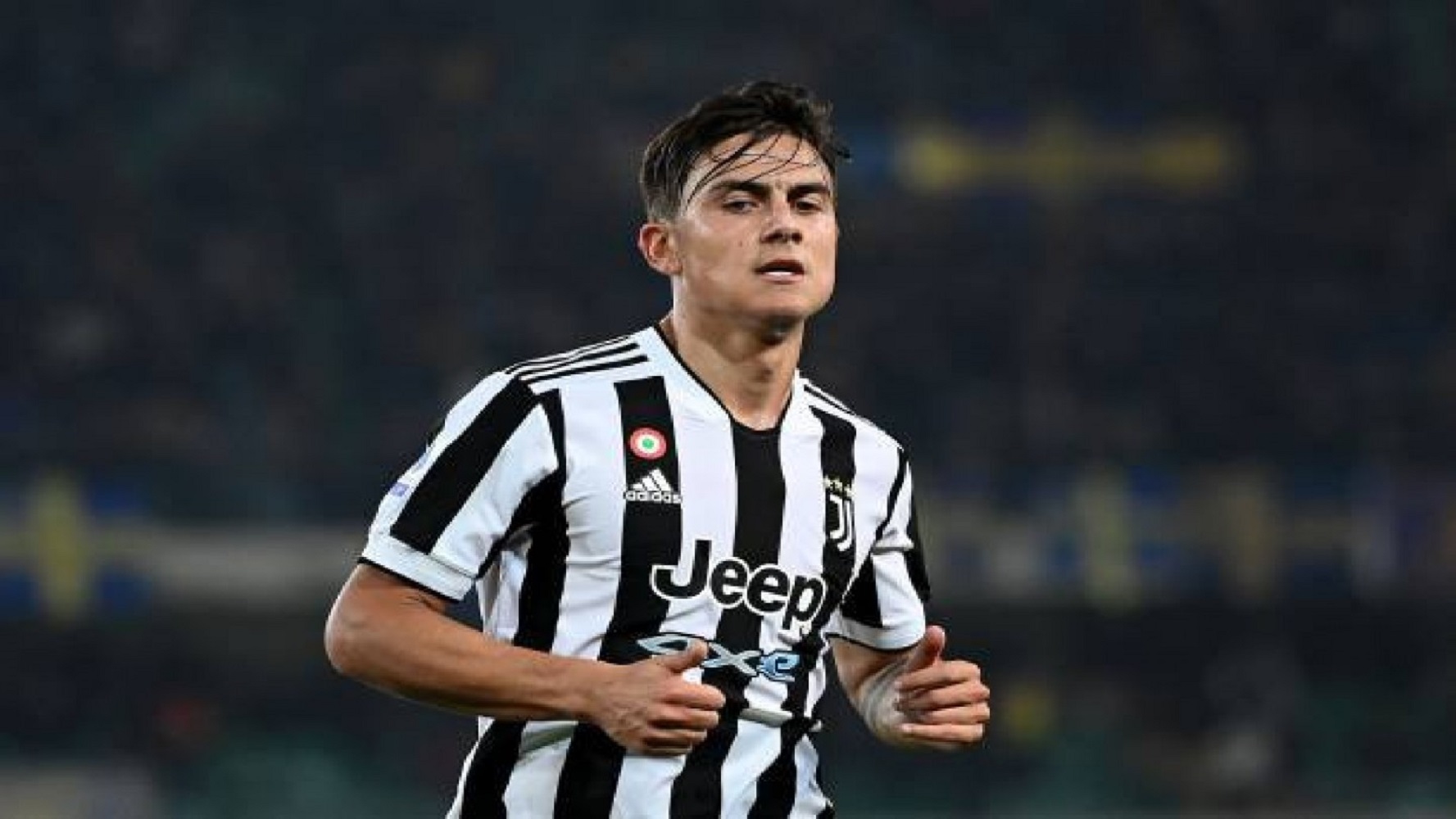 ادامه با دست پس زدن و با پا پیش کشیدن اینتر برای جذب دیبالا