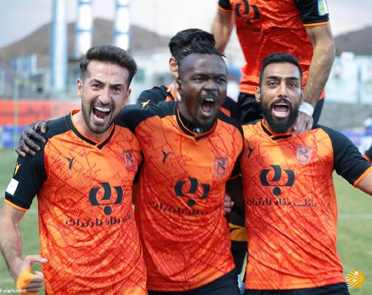 درخواست مسی ها از منشا و پریرا برای حضور در تمرینات کعبی خواهان افزایش مبلغ قراردادش است