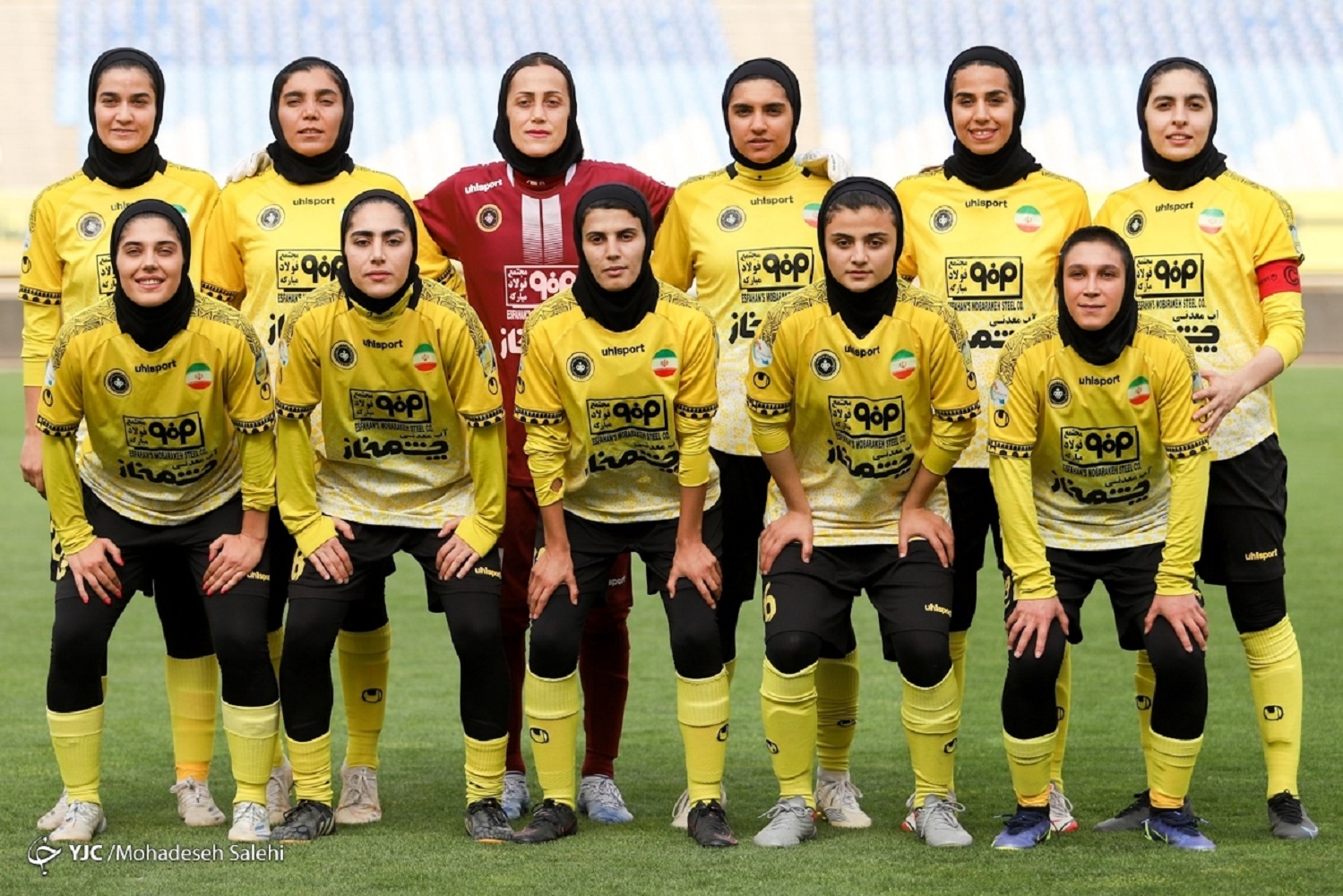 تیم فوتبال بانوان خاتون بم ۸ مرداد به قزاقستان می‌رود جعفری: برای تمرین زمین چمن نداریم