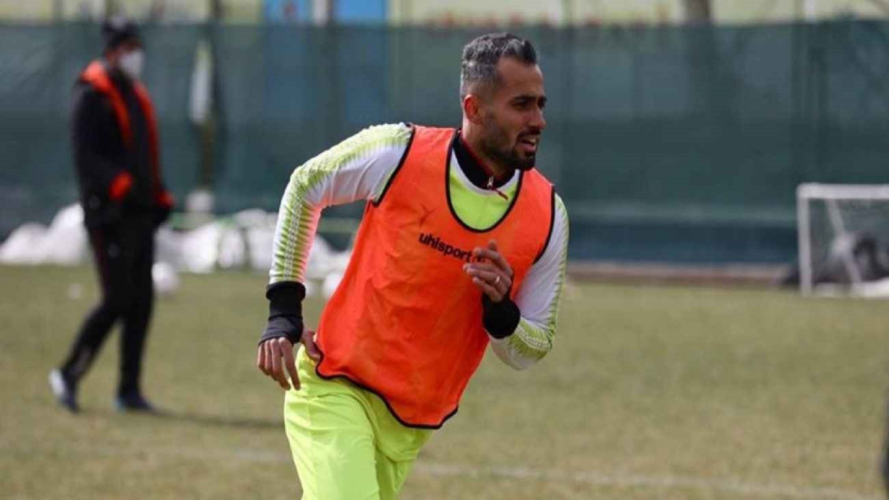 وکیا به صنعت نفت آبادان پیوست