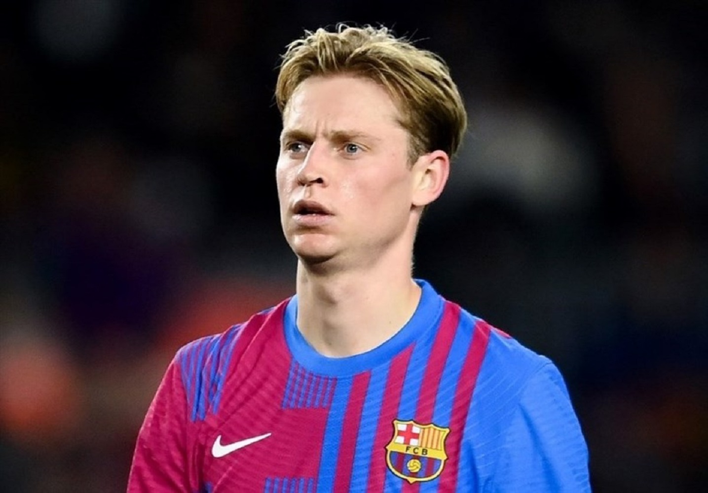 تداوم اخبار ضد و نقیض درباره آینده حرفه‌ ای دیونگ