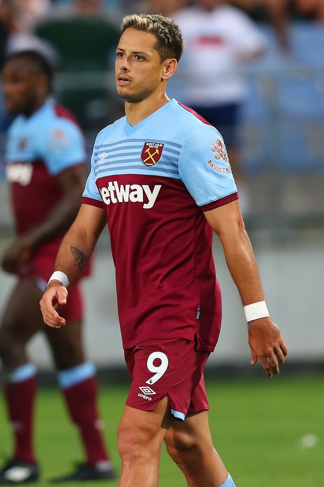 جنجال جدید چیچاریتو پس از به زمین انداختن پرچم کشورش! - نتایج زنده مسابقات ورزشی جنجال جدید چیچاریتو پس از به زمین انداختن پرچم کشورش!