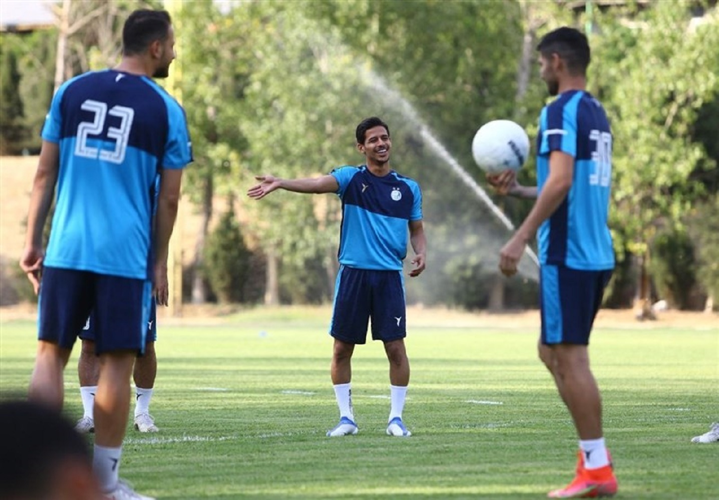 داوری فوتبال ایران یک مشکل بزرگ دارد/ «ساپینتو» باید اخراج میشد - نتایج زنده مسابقات ورزشی داوری فوتبال ایران یک مشکل بزرگ دارد/ «ساپینتو» باید اخراج میشد