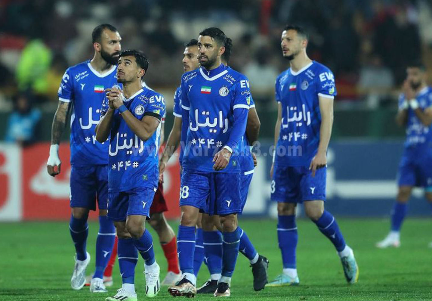 نتایج زنده مسابقات ورزشی تدارکات ویژه عنایتی برای بازی با استقلال پیکان دو روز زودتر راهی اردو شد