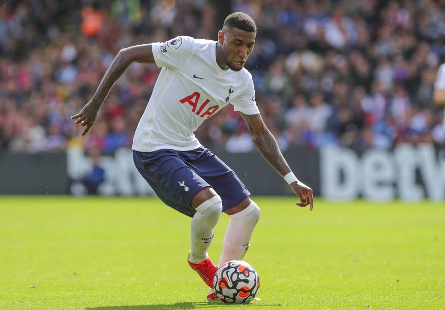 نتایج زنده مسابقات ورزشی میلان به دنبال مدافع برزیلی تاتنهام