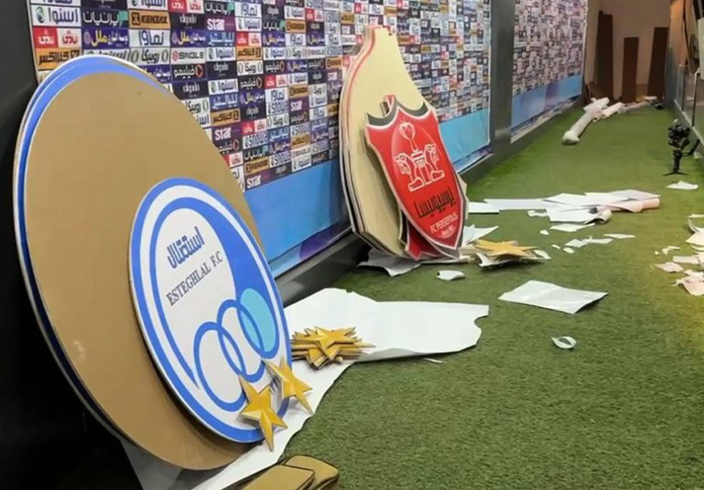 نتایج زنده مسابقات ورزشی دلیل استفاده از سکوی قهرمانی استقلال در خرم‌آباد