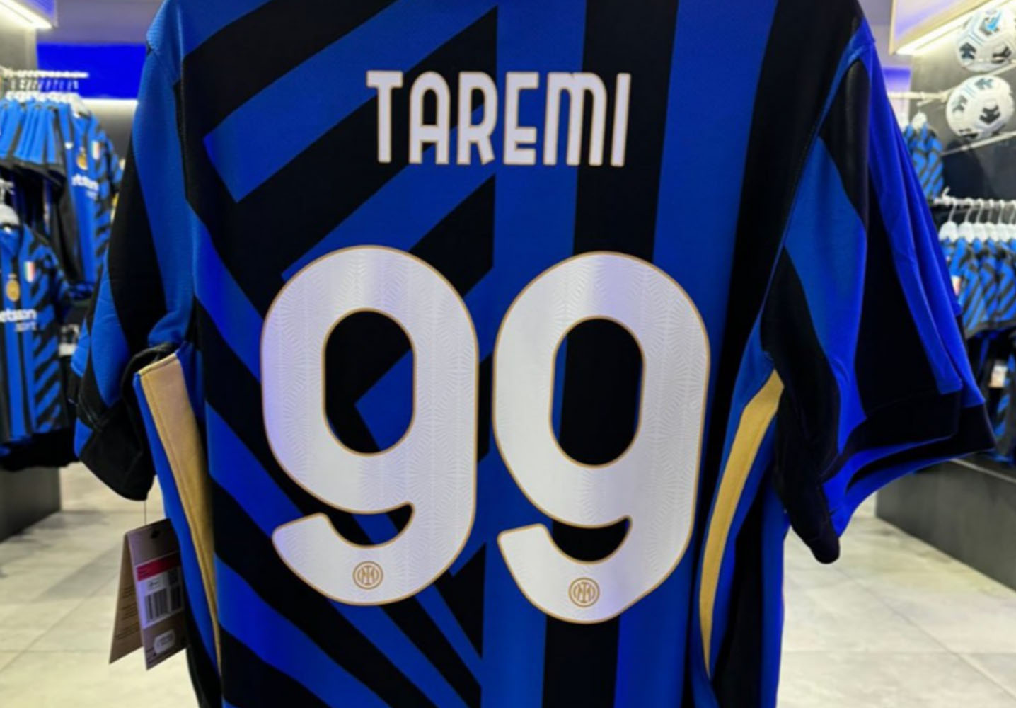 نتایج زنده مسابقات ورزشی آغاز فروش کیت طارمی در فروشگاههای اینتر - نتایج زنده مسابقات ورزشی نتایج زنده مسابقات ورزشی آغاز فروش کیت طارمی در فروشگاههای اینتر