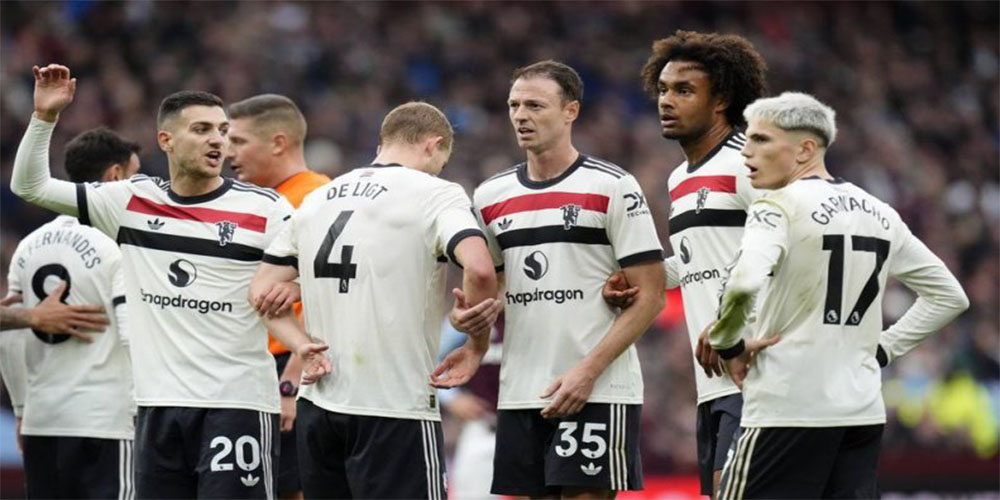 تن‌هاخ به فرگوسن رسید: بدترین یونایتد 35 سال اخیر!