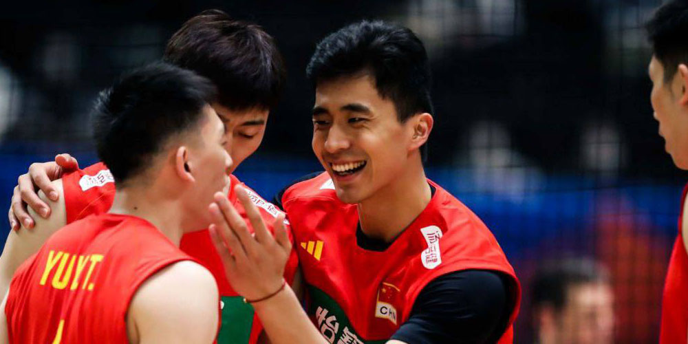 غول والیبال چین اسفندیار و رفقایش را زمین زد