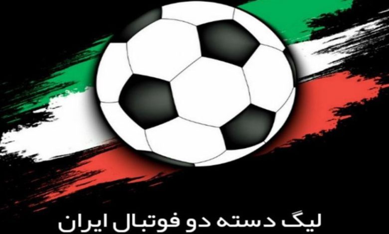 خط‌کشی زمین فوتبال در ایران با گچ و قلم‌مو!