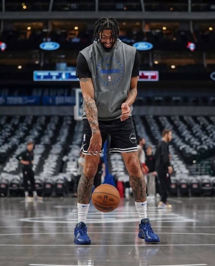 آنتونی دیویس جیمز آنتونی دیویس جیمز