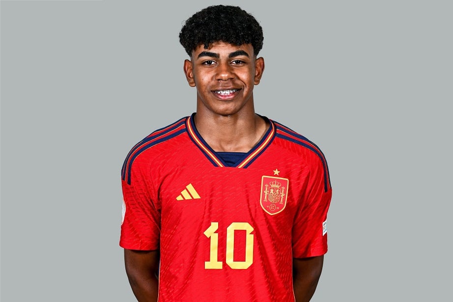 شماره پیراهن لامین یامال تیم ملی اسپانیا شماره پیراهن لامین یامال تیم ملی اسپانیا