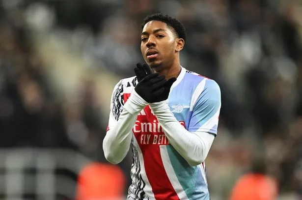 مایلز لویس اسکلی هافبک دفاعی مایلز لویس اسکلی هافبک دفاعی