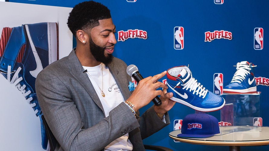 کفش آنتونی دیویس کفش آنتونی دیویس