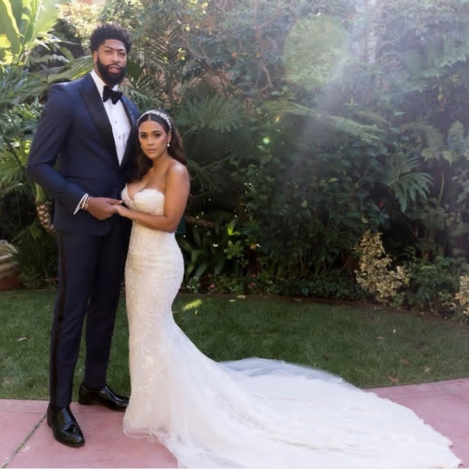 عکس آنتونی دیویس و همسرش عکس آنتونی دیویس و همسرش