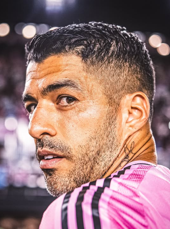 لوییس سوارز بازیکن فوتبال