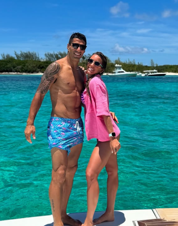 عکس لوییس سوارز و همسرش