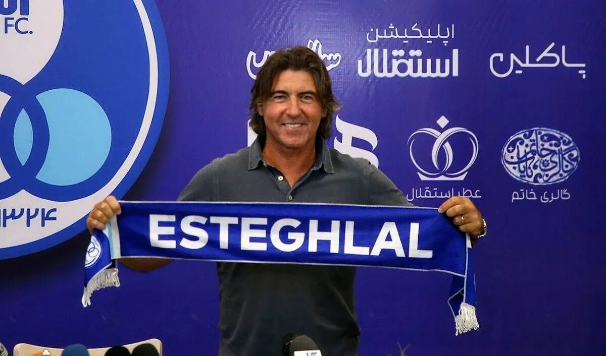 مربی استقلال در دیدار سوپرجام 