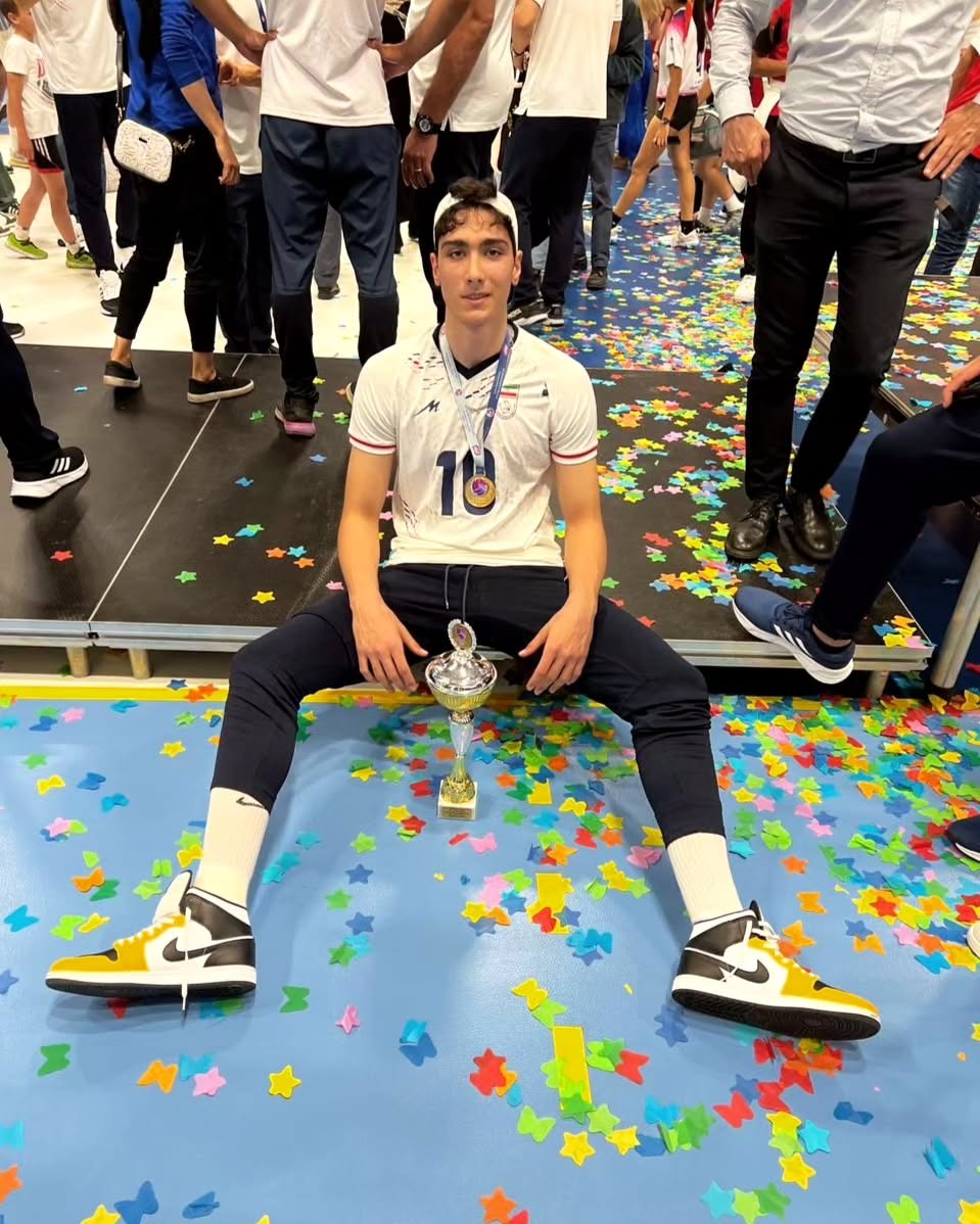 عکس پویا آریاخواه والیبالیست عکس پویا آریاخواه والیبالیست