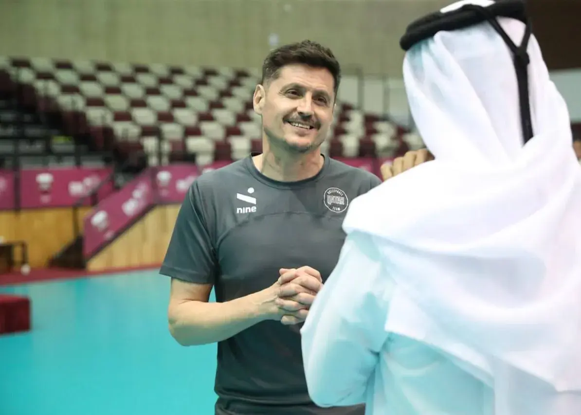 عکس سرمربی تیم والیبال قطر