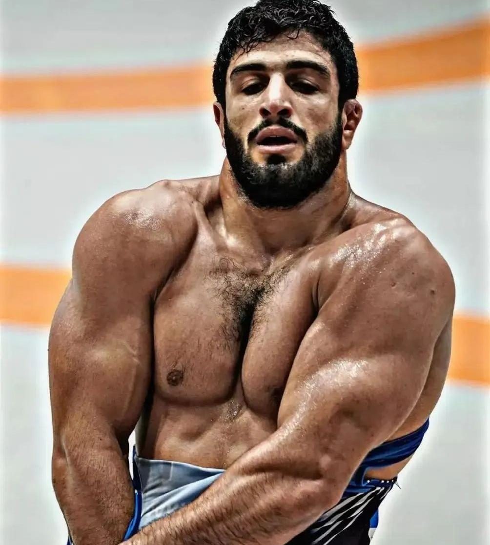 عکس پروفایل کامران قاسمپور