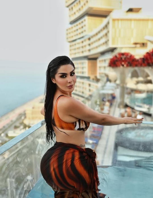 donya jahanbakht sexy