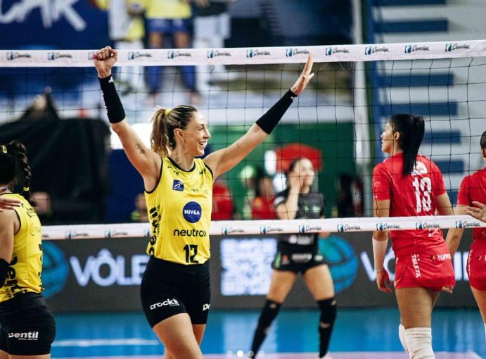 کارول گاتاز عکس ها