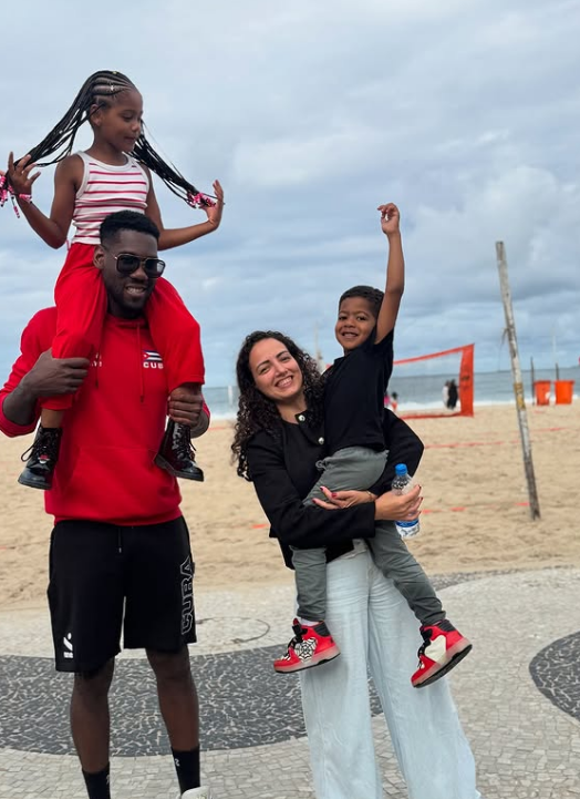 عکس خانوادگی یوردان بیست