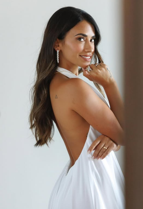 همسر مسی در ساحل همسر مسی در ساحل