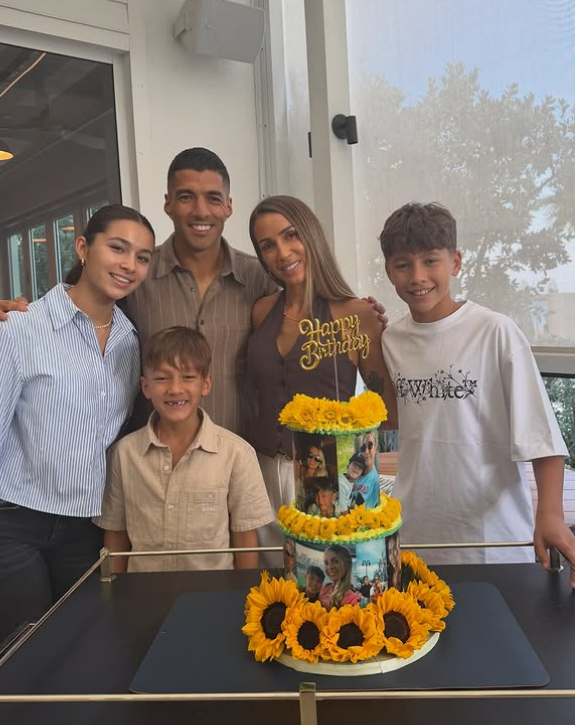 لوییس سوارز عکس ها لوییس سوارز عکس ها