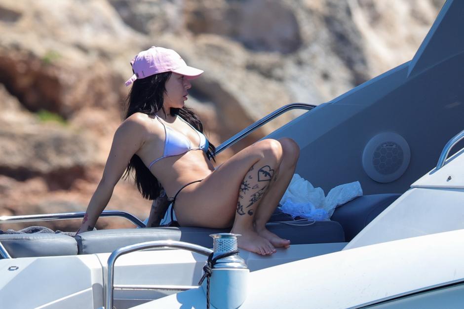 نیکی نیکول لخت 