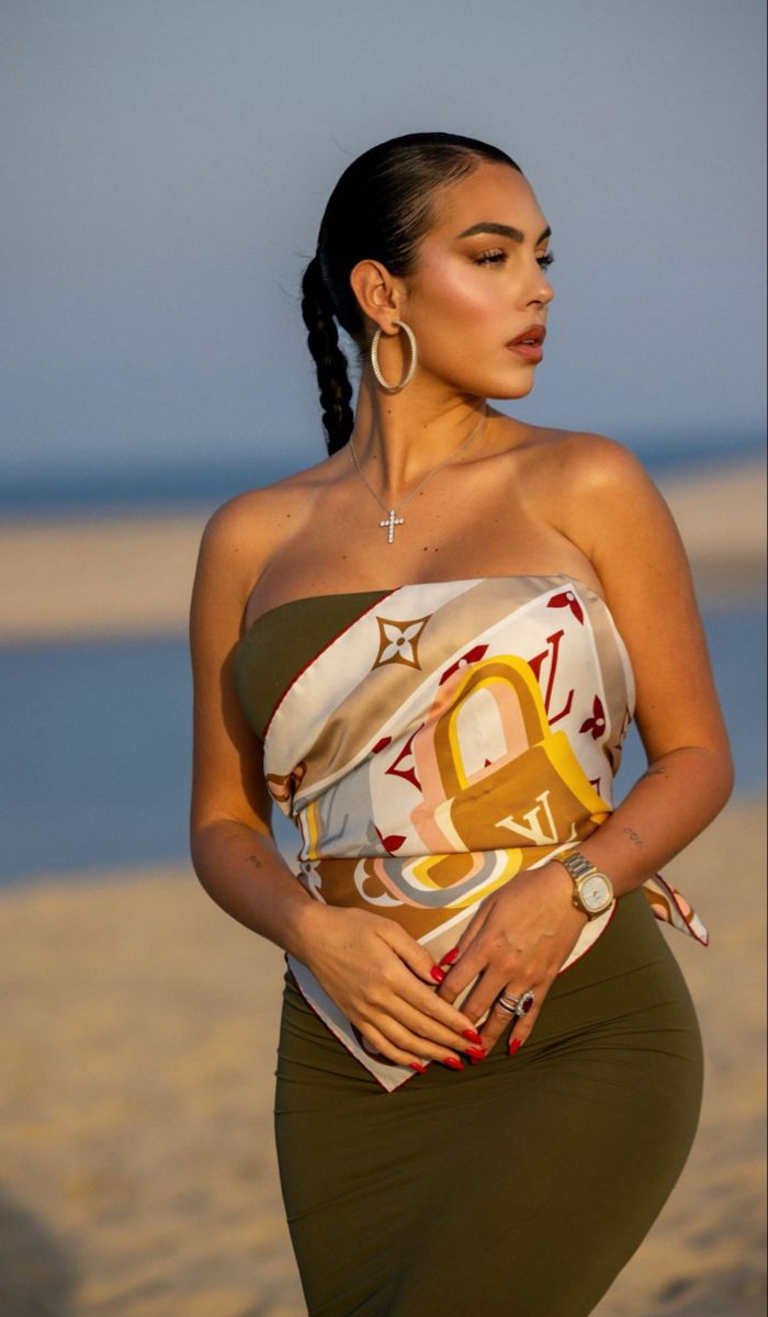 سکسی ترین عکس های جورجینا سکسی ترین عکس های جورجینا