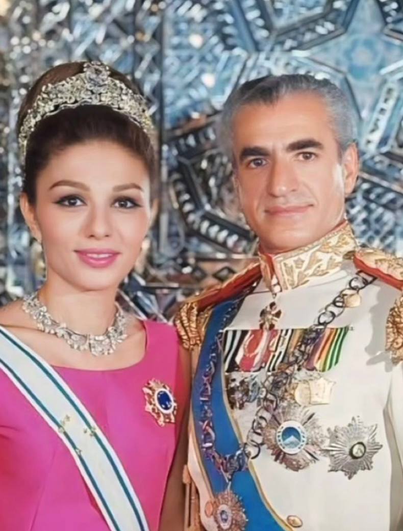 فرح پهلوی والپیپر فرح پهلوی والپیپر