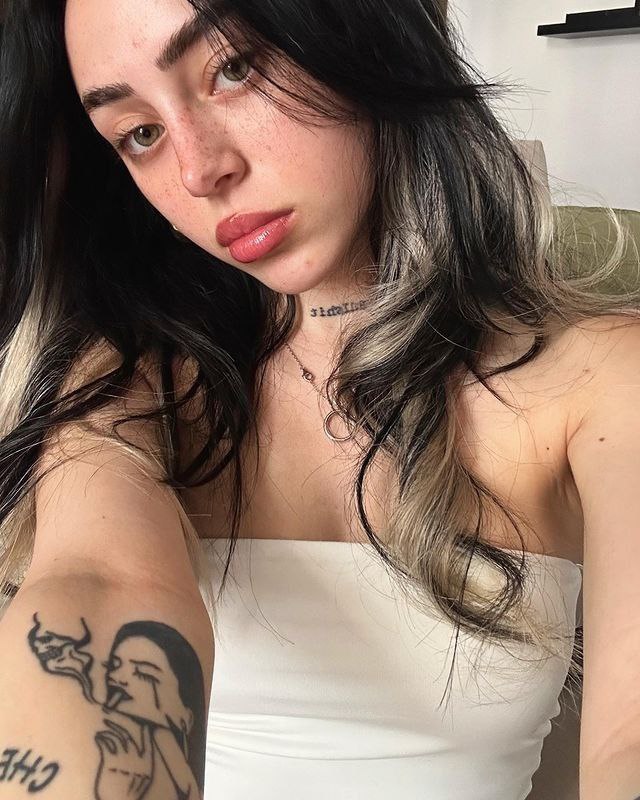 والپیپر نیکی نیکول 2025