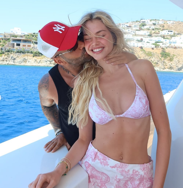 عکس ساشا سبحانی با احمدی نژاد