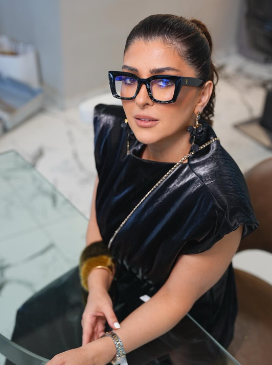 شیرین مقدم و فرزندانش