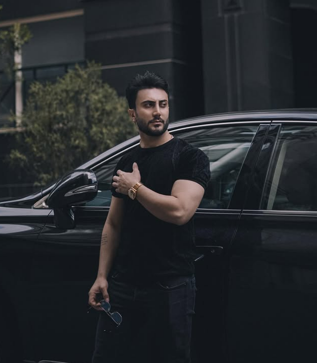 امید موذنی چند سالشه