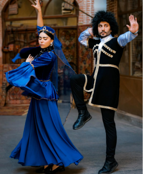 امید موذنی و همسرش