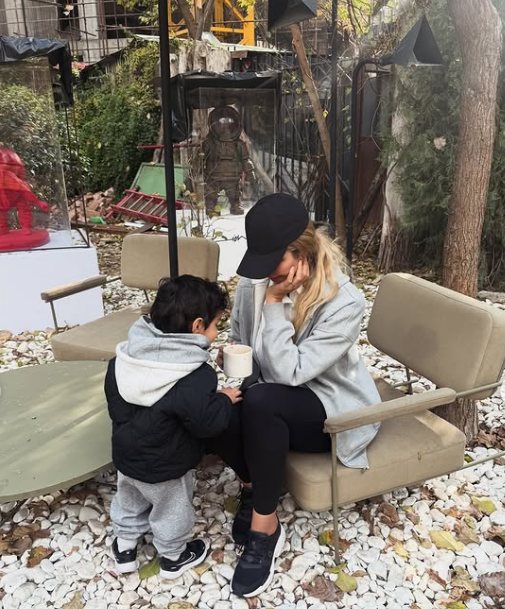 عکس پسر آناشید حسینی