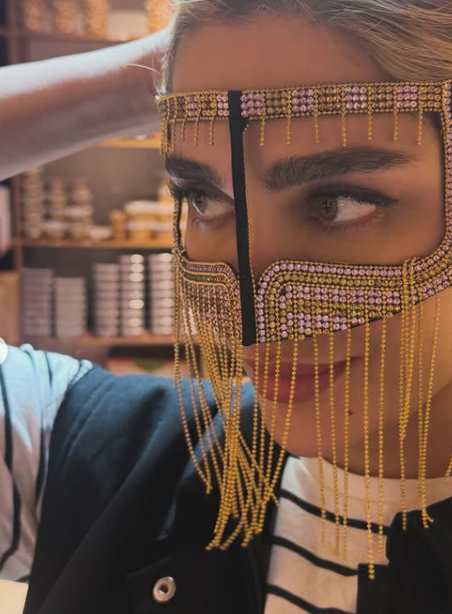 آناشید حسینی و پسرش