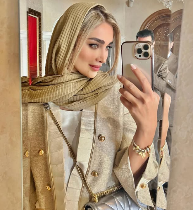 عکس آناشید حسینی و فرزندش