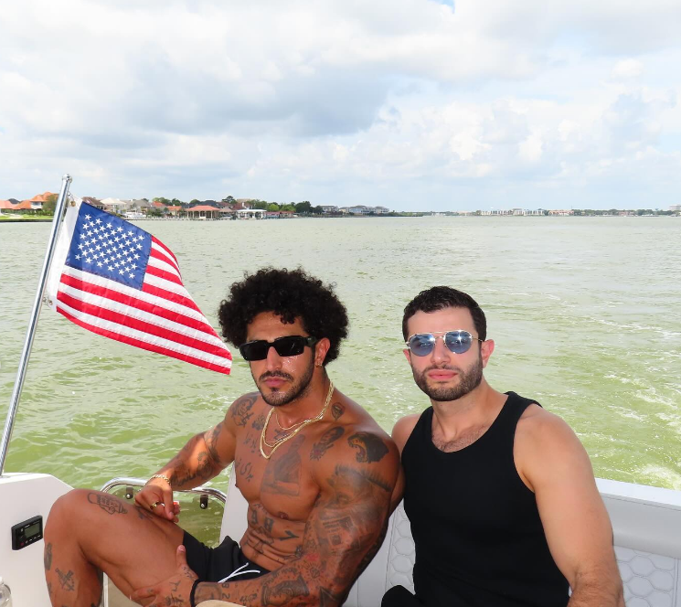 آیسان اسلامی عکس قدیمی