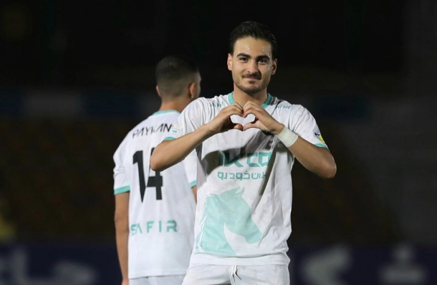 کسری طاهری مهاجم